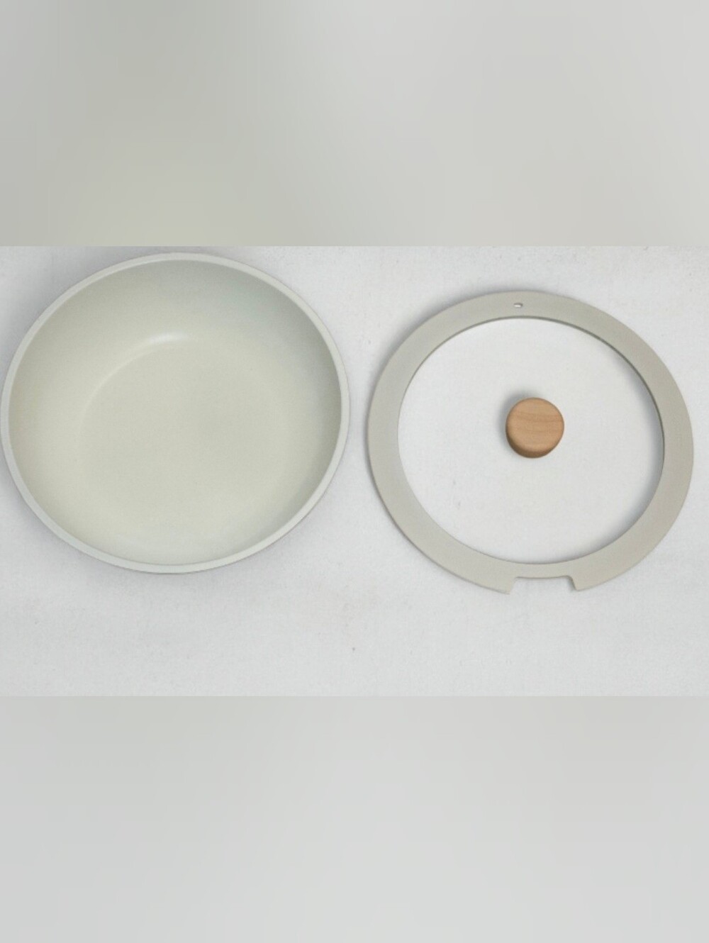 Carote 4 Quart Saute Pan With Lid Cream White Brand New With Pan Protector
